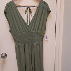 Old Navy Olive Green Sleeveless Wideleg Jumpsuit, sz M-tall
